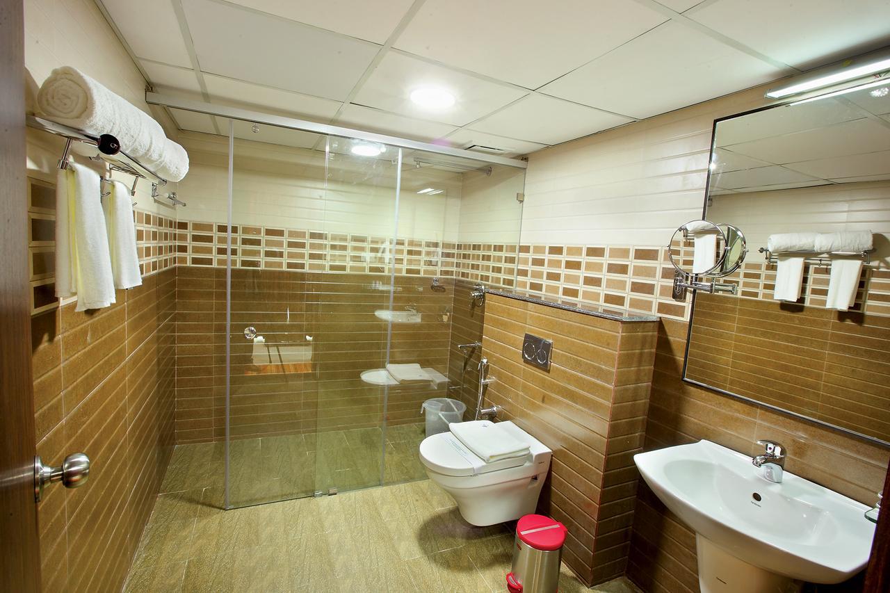Joyees Residency Hotel Котаям Екстериор снимка